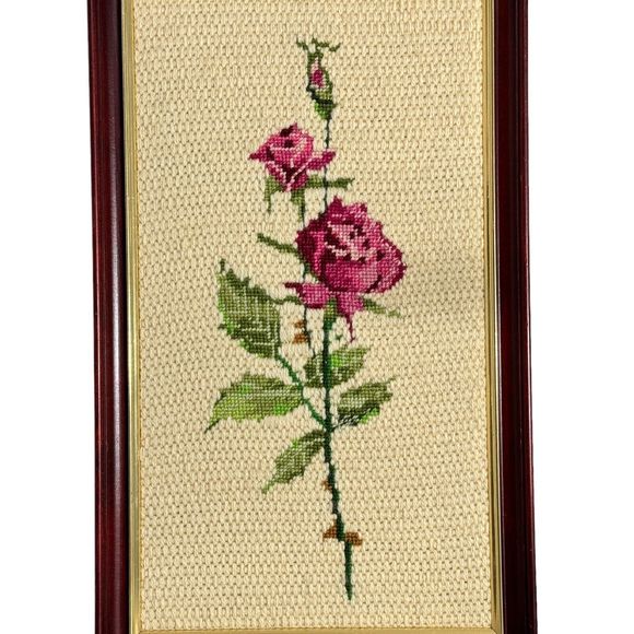 Red Pink Roses Bud Framed Cross Stitch Wall Decor Shabby Chic Floral Cot… - Picture 4 of 16